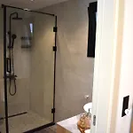 Luxury Y3, Nea Kalikratia Nyaraló *