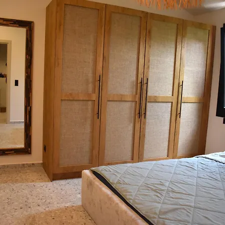 Luxury Y3, Nea Kalikratia Holiday home *