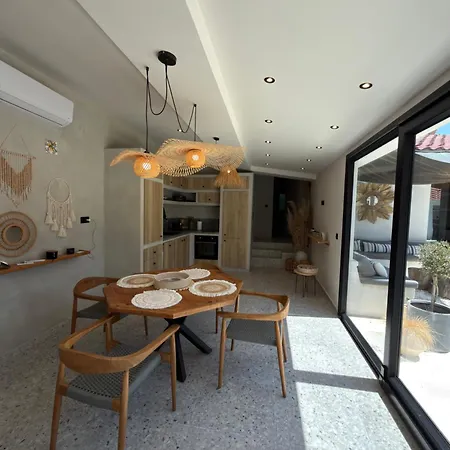 Luxury Y3, Nea Kalikratia Vergia